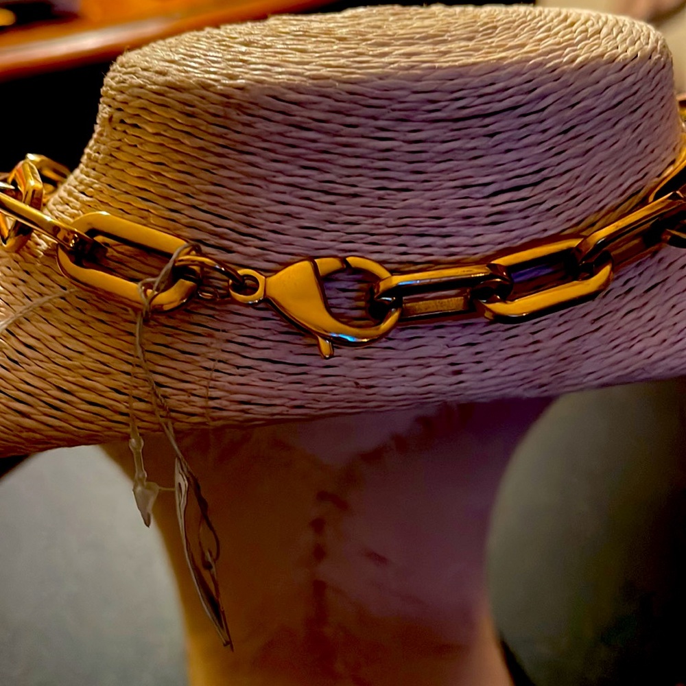 Chunky Link Gold Chain - Picture 3 of 3